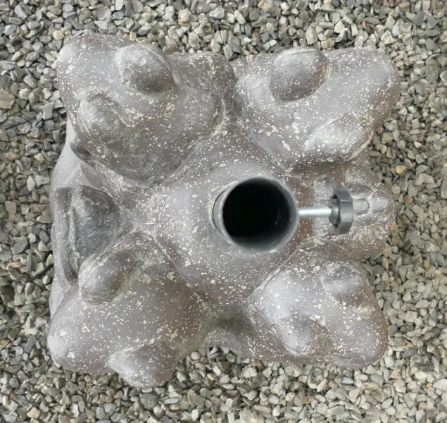 Product image of the product “Frog umbrella stand made of cast stone, 32cm height, with plastic pipe inside (48mm diameter, 25cm depth), 1 set with metal pipe (45mm diameter, 40cm Height) ”
